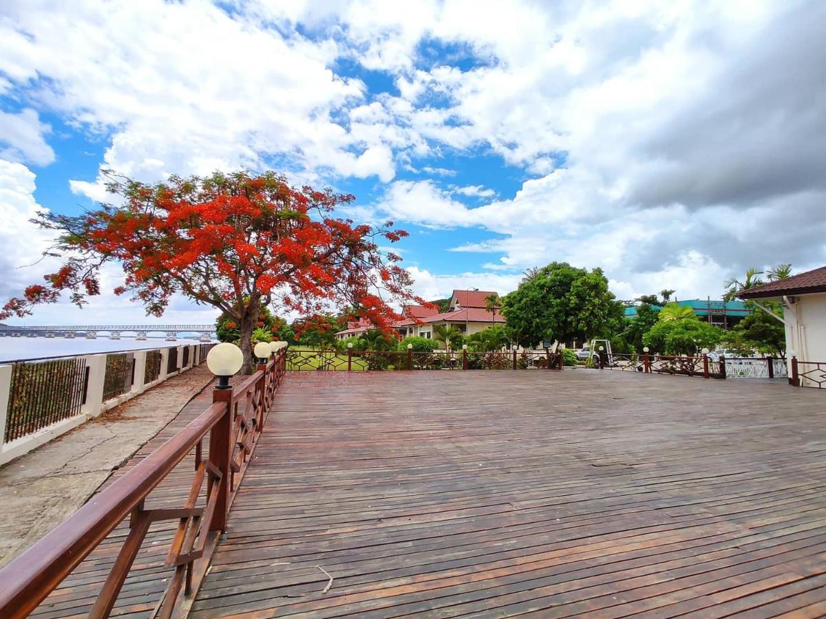 Attran Hotel Mawlamyine Bagian luar foto
