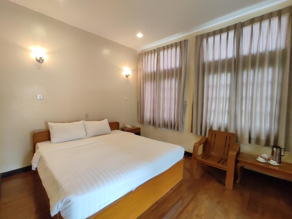 Attran Hotel Mawlamyine Bagian luar foto