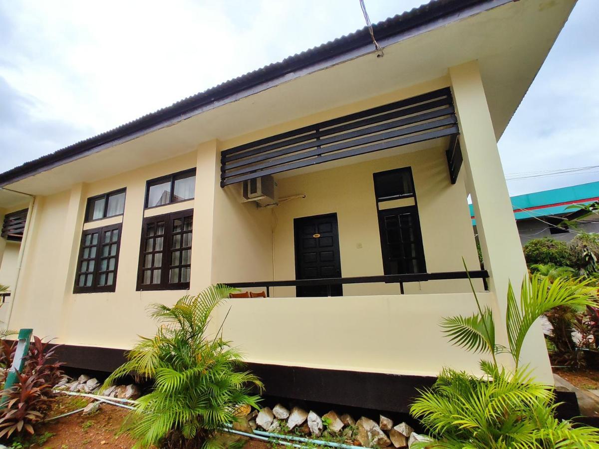 Attran Hotel Mawlamyine Bagian luar foto