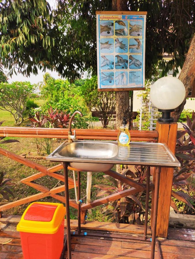 Attran Hotel Mawlamyine Bagian luar foto