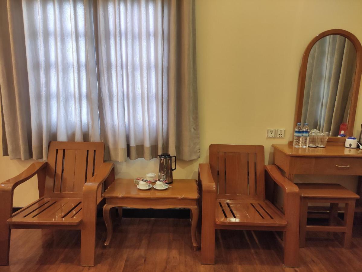 Attran Hotel Mawlamyine Bagian luar foto