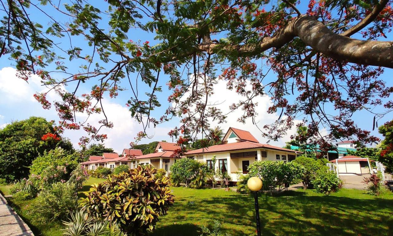 Attran Hotel Mawlamyine Bagian luar foto