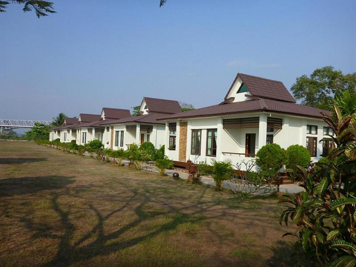 Attran Hotel Mawlamyine Bagian luar foto
