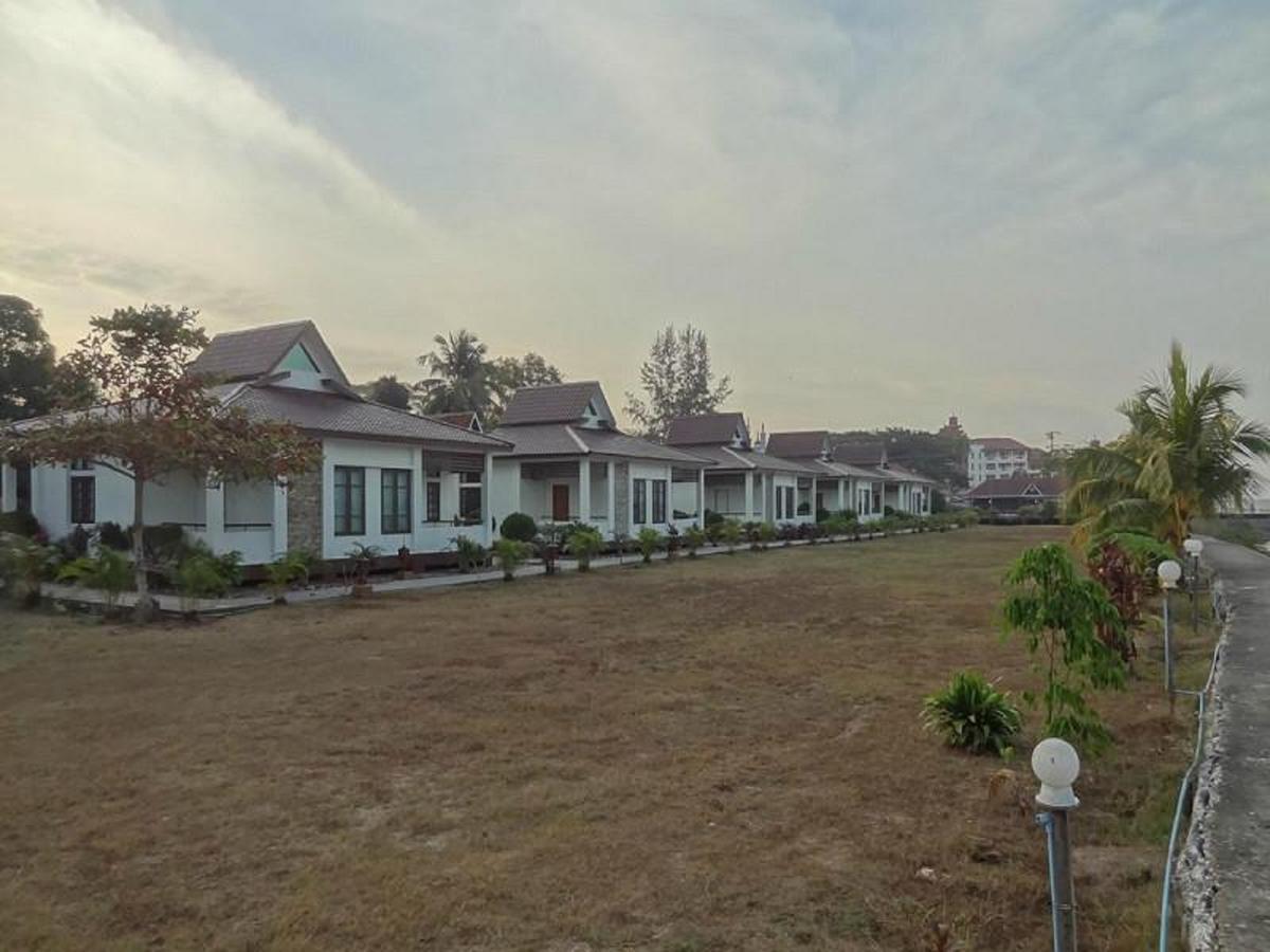 Attran Hotel Mawlamyine Bagian luar foto